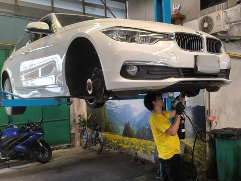 ซ่อมรถบีเอ็ม F30
